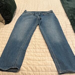 Old Navy Mid Rise Wow Boyfriend Jeans Size 10